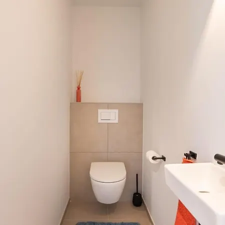 New With Stunning Views, Pool And Fitness