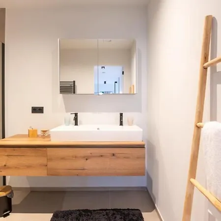 New With Stunning Views, Pool And Fitness Appartement