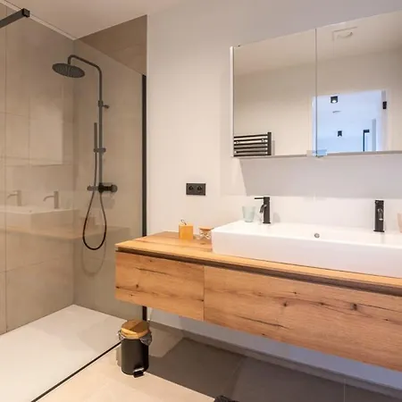 Appartement New With Stunning Views, Pool And Fitness