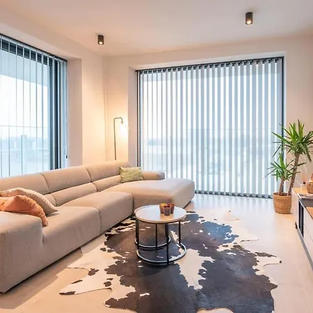 New With Stunning Views, Pool And Fitness Appartement