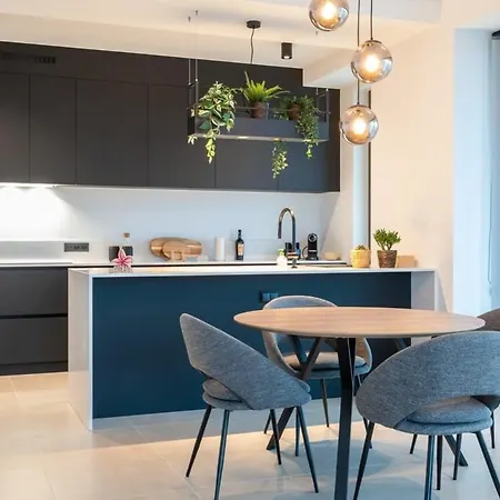 Apartment New With Stunning Views, Pool And Fitness