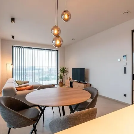 New With Stunning Views, Pool And Fitness Apartmán
