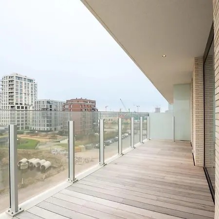 New With Stunning Views, Pool And Fitness *