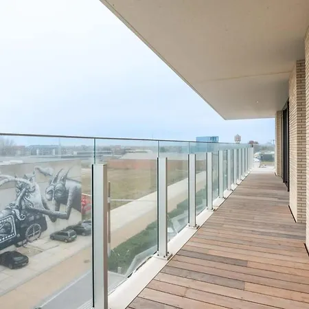 New With Stunning Views, Pool And Fitness * Ostende