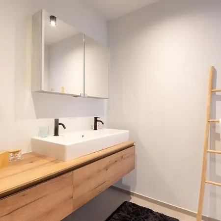 New With Stunning Views, Pool And Fitness Apartmán Ostende