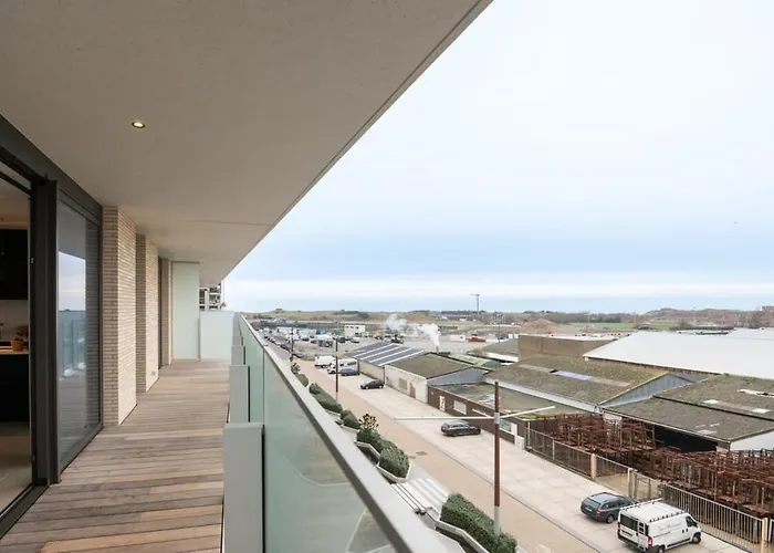 New With Stunning Views, Pool And Fitness Appartement *