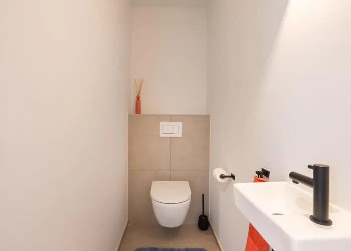 New With Stunning Views, Pool And Fitness