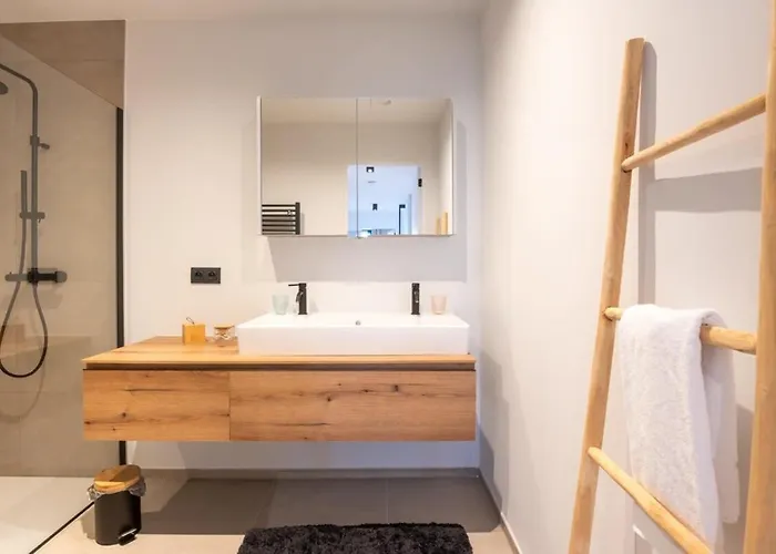 New With Stunning Views, Pool And Fitness Appartement