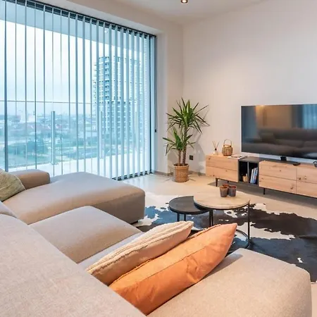 New With Stunning Views, Pool And Fitness * Ostenda