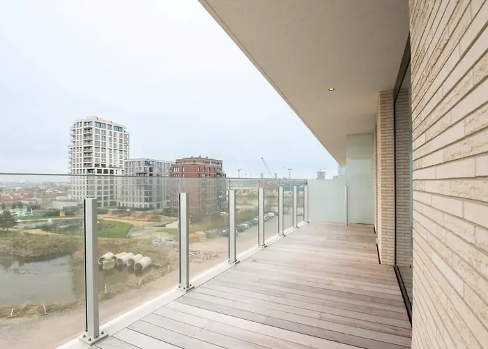 New With Stunning Views, Pool And Fitness *